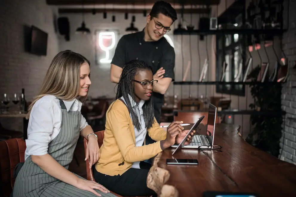 The Rise of Online Culinary Training: Benefits for Employers & Employees